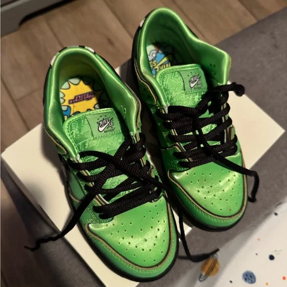 Nike Kids Lime Green and Black Sneakers